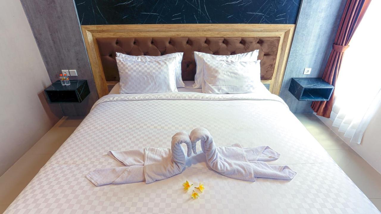 Giri Palma Hotel Malang Extérieur photo