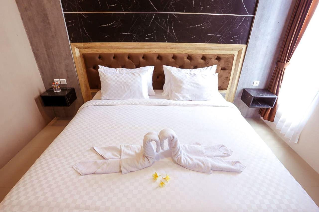 Giri Palma Hotel Malang Extérieur photo