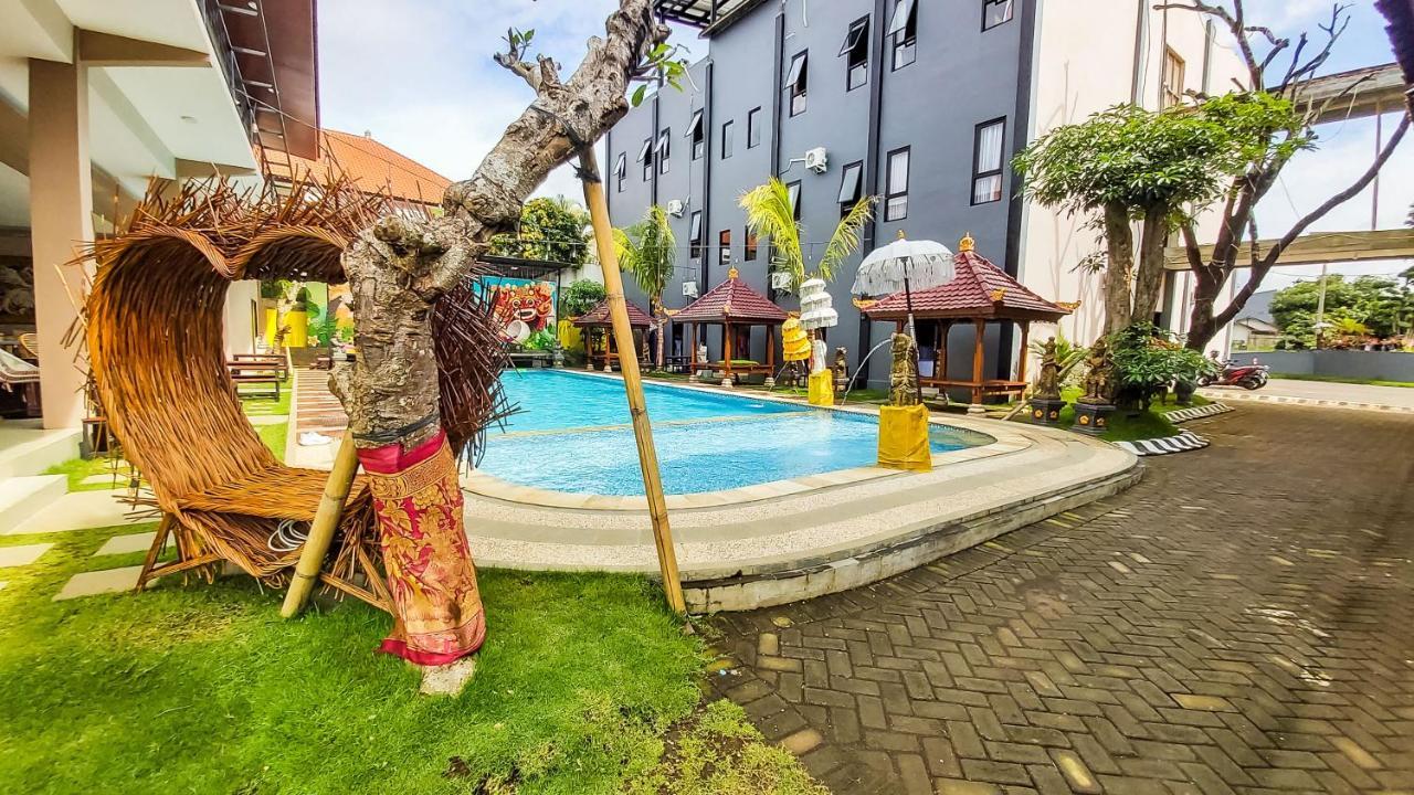 Giri Palma Hotel Malang Extérieur photo