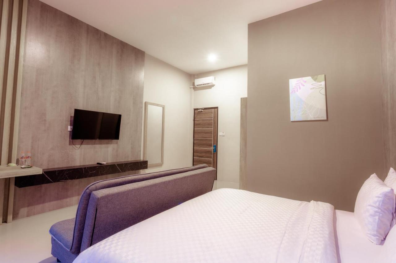 Giri Palma Hotel Malang Extérieur photo