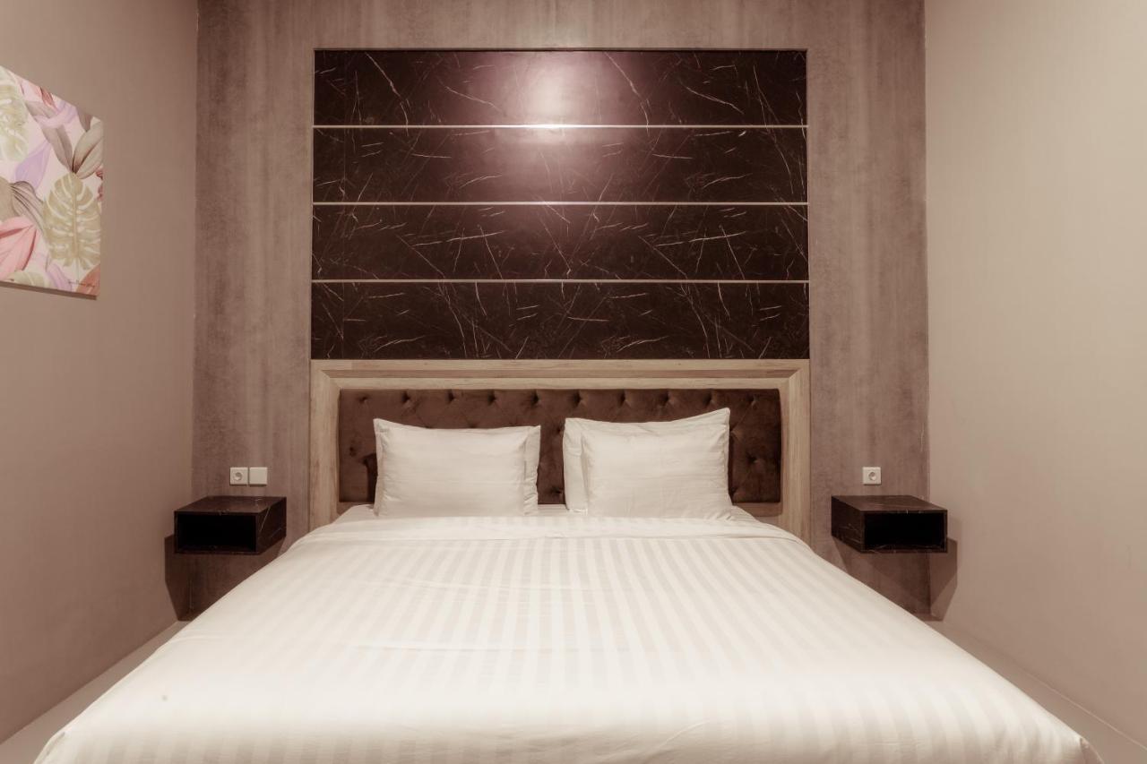 Giri Palma Hotel Malang Extérieur photo