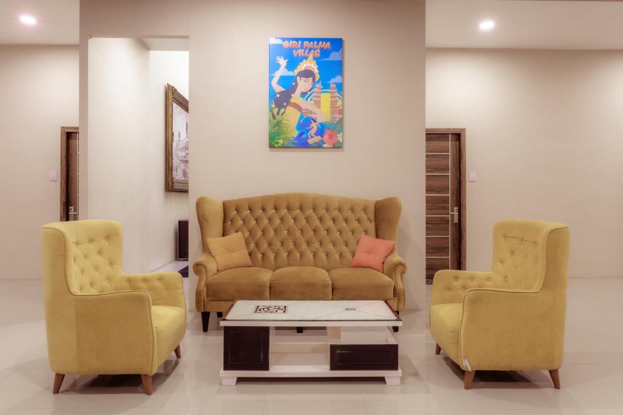 Giri Palma Hotel Malang Extérieur photo