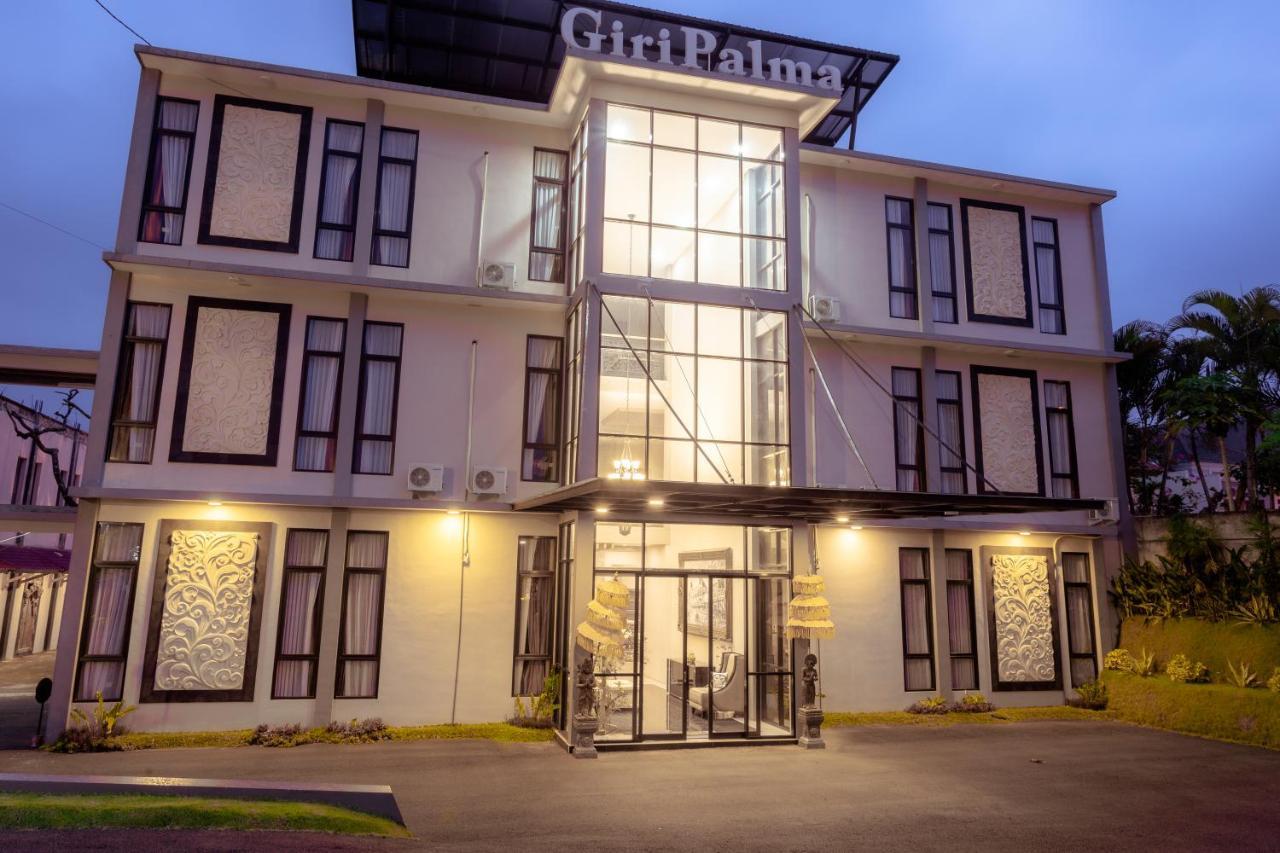 Giri Palma Hotel Malang Extérieur photo