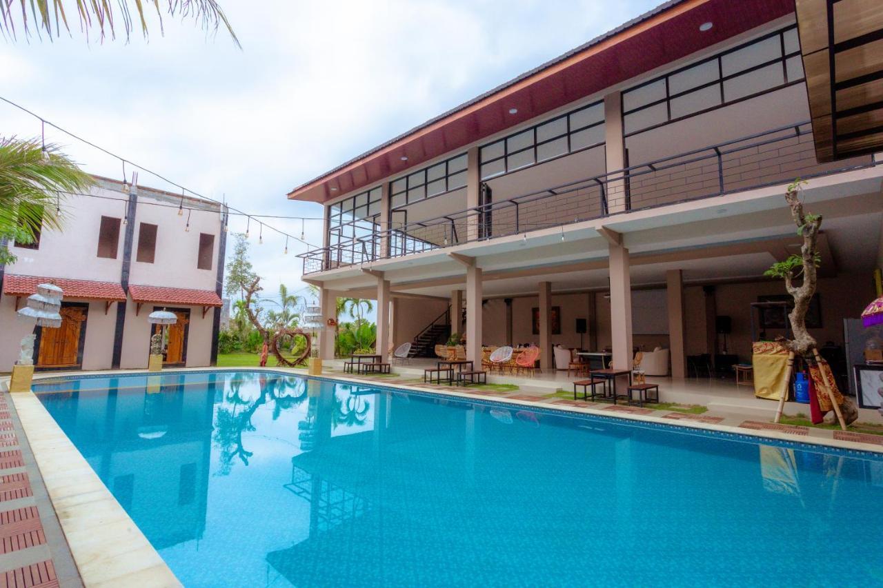 Giri Palma Hotel Malang Extérieur photo