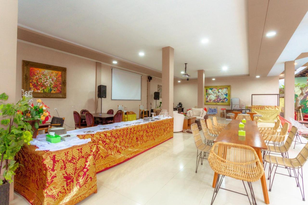 Giri Palma Hotel Malang Extérieur photo